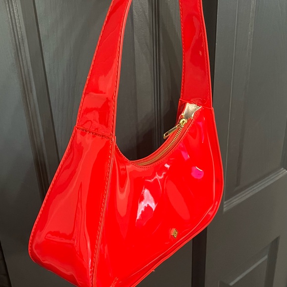 Red ‘Call it Spring’ purse - Picture 2 of 3
